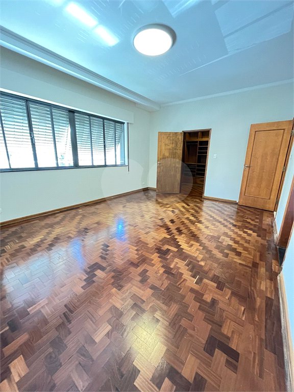 Sobrado à venda com 4 quartos, sendo 1 suíte, em Santana, São Paulo, SP