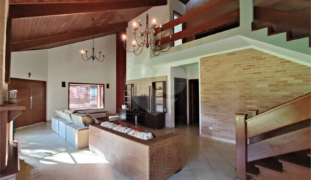 Casa à venda com 7 quartos, sendo 4 suítes,  no condomínio Riviera de Santa Cristina XIII, Paranapanema - SP