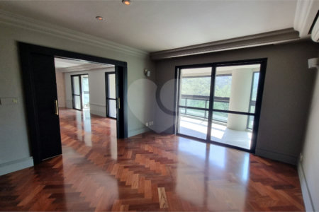 Apartamento para alugar com 6 quartos, sendo 4 suítes,  em Panamby, São Paulo, SP