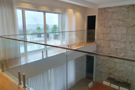 Casa à venda com 4 suítes no condomínio Residencial Jaguary, São José dos Campos - SP