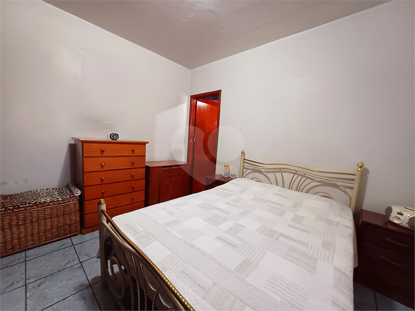Casa à venda com 4 quartos, sendo 1 suíte, em Vila Paulicéia, São Paulo, SP