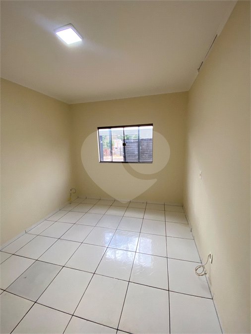 Casa para alugar com 3 quartos, sendo 1 suíte, em Parque das Aroeiras, Ponta Porã, MS