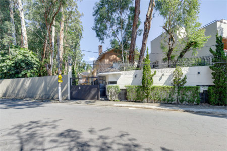 Casa à venda com 5 suítes no condomínio Solar dos Manacas, São Paulo - SP