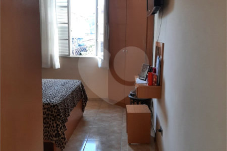 Sobrado à venda com 4 quartos, sendo 2 suítes, em Jardim Ester, São Paulo, SP