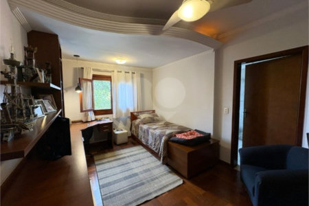 Casa à venda com 4 suítes no condomínio Granja Olga II, Sorocaba - SP