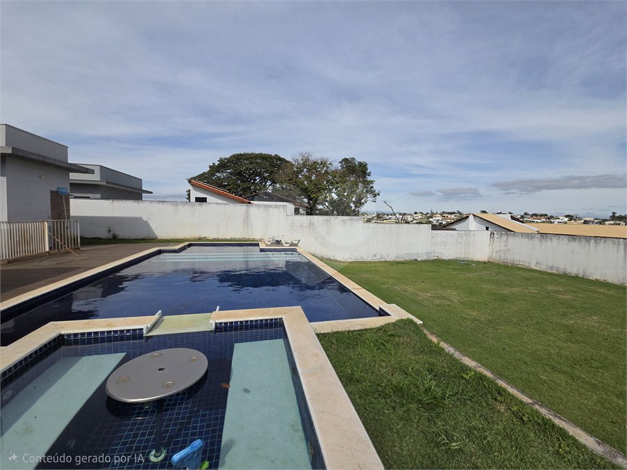 Casa à venda com 4 quartos, sendo 1 suíte, no condomínio Village Ipanema 2, Araçoiaba da Serra - SP