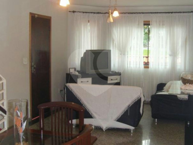 Sobrado à venda com 3 quartos, sendo 1 suíte,  em Tremembé, São Paulo, SP