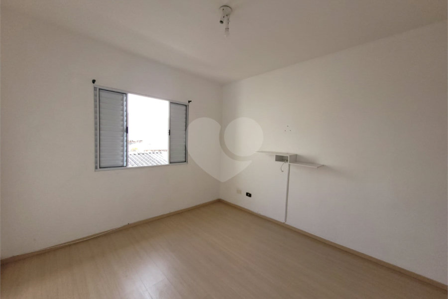 Casa à venda com 3 quartos, sendo 1 suíte, em Parque Maria Domitila, São Paulo, SP