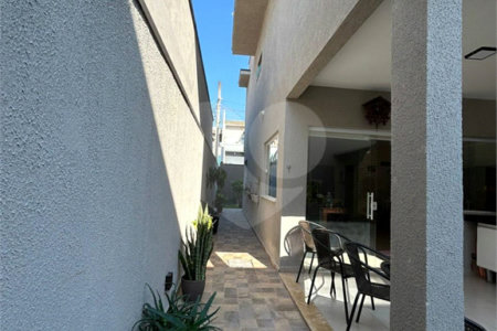 Sobrado à venda com 3 quartos, sendo 1 suíte,  em Villa Di Cesar, Mogi das Cruzes, SP