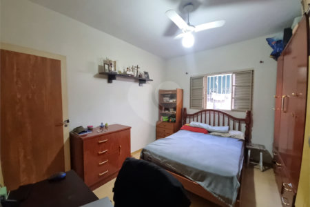 Casa à venda com 4 quartos, sendo 1 suíte,  em Jardim Guarujá, Sorocaba, SP