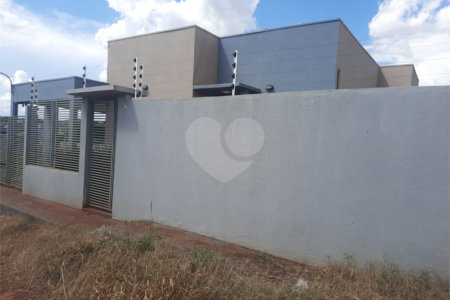 Casa à venda com 2 quartos em Residencial Ponta Porã I, Ponta Porã, MS