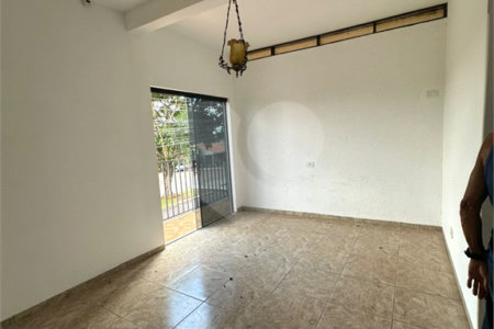 Sobrado à venda ou para alugar com 4 quartos, sendo 2 suítes, em Vila Lacíria, Ponta Porã, MS
