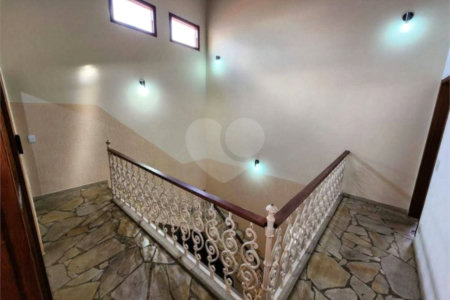 Casa à venda com 3 quartos, sendo 1 suíte, no Centro, Vinhedo, SP