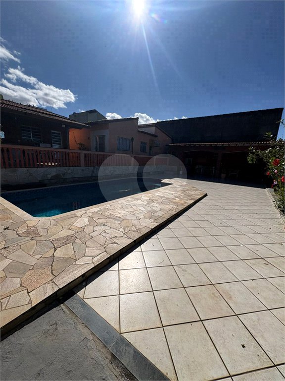 Casa Térrea à venda com 3 quartos em Vila Áurea, Poá, SP