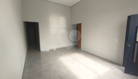 Casa à venda com 3 quartos, sendo 1 suíte, no condomínio Tivolli, Itapetininga - SP