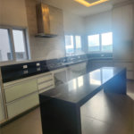 Casa à venda ou para alugar com 4 suítes no condomínio Residencial Jaguary, São José dos Campos - SP