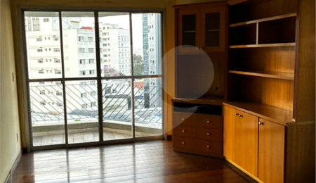 Apartamento à venda com 4 quartos, sendo 2 suítes,  em Aclimação, São Paulo, SP