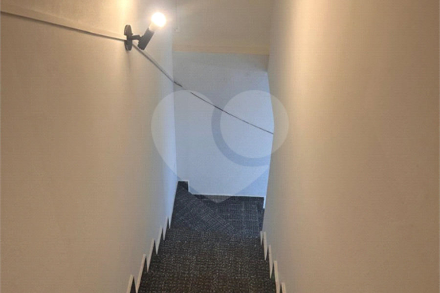 Sobrado à venda com 2 quartos em Vila Zat, São Paulo, SP
