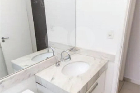 Sobrado à venda com 3 quartos, sendo 1 suíte, em Vila Nivi, São Paulo, SP