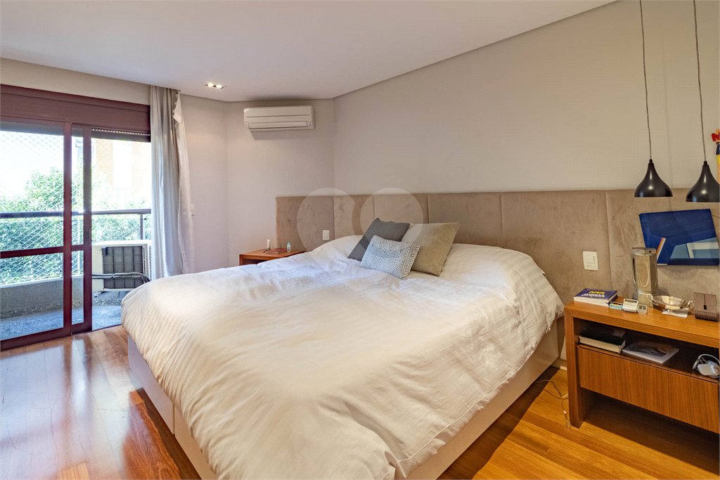 Apartamento à venda com 4 quartos, sendo 3 suítes, em Santa Cecília, São Paulo, SP