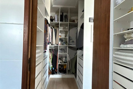 Sobrado à venda com 3 quartos, sendo 1 suíte,  em Villa Di Cesar, Mogi das Cruzes, SP