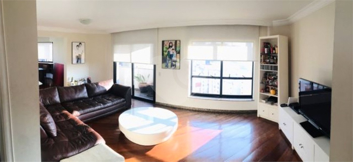 Apartamento à venda com 4 quartos, sendo 2 suítes,  em Aclimação, São Paulo, SP