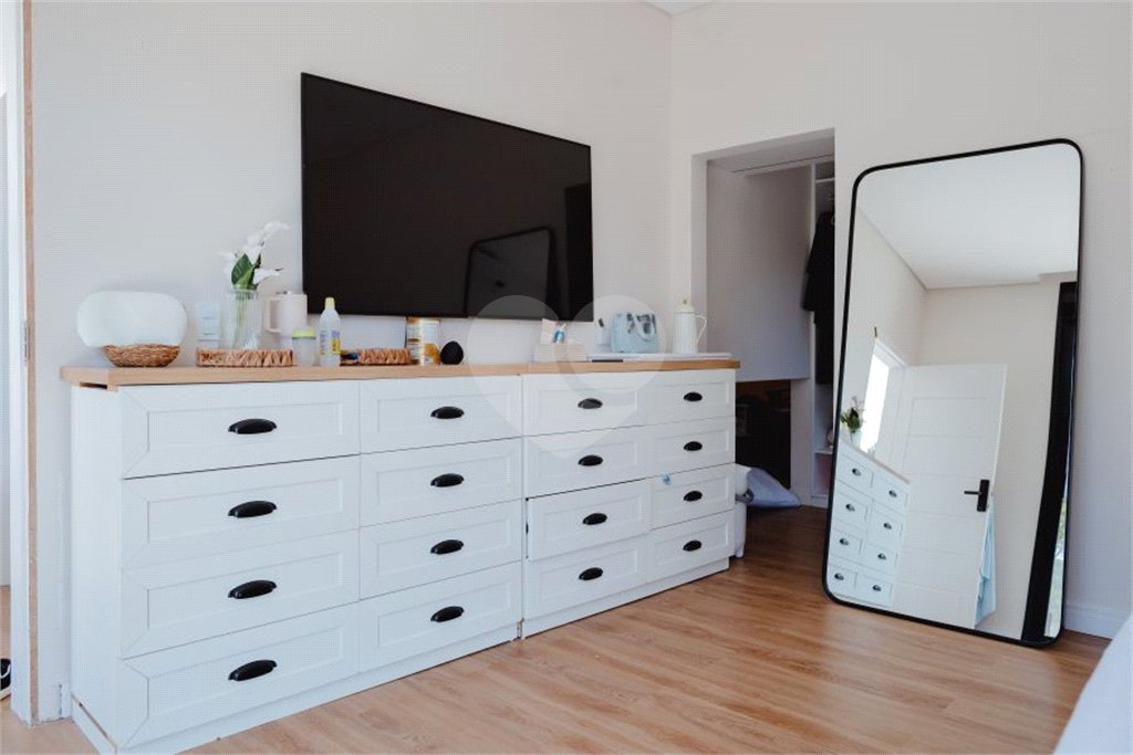 Casa à venda com 3 quartos, sendo 2 suítes, no condomínio Morada do Sol, Mairiporã - SP