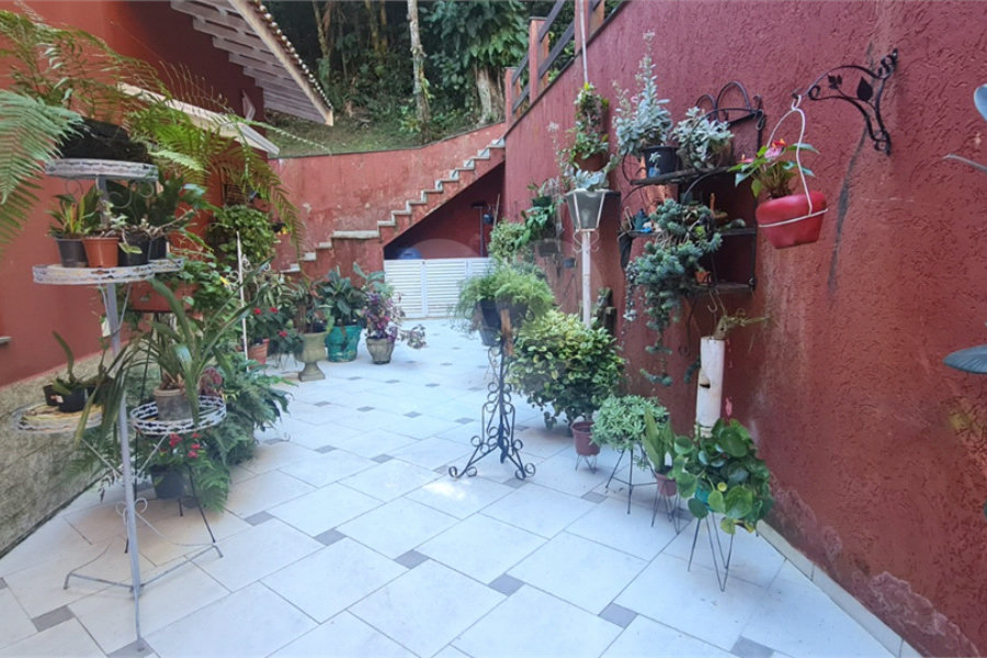 Casa à venda com 3 suítes no condomínio Parque Imperial da Cantareira, Mairiporã - SP
