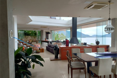 Casa à venda com 4 suítes em Praia Vermelha, Ubatuba, SP