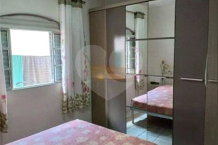 Sobrado à venda com 4 quartos em Cidade Kemel, Poá, SP