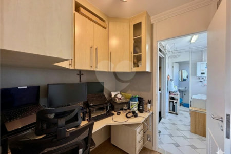 Apartamento à venda com 3 quartos, sendo 1 suíte, em Jardim Marajoara, São Paulo, SP
