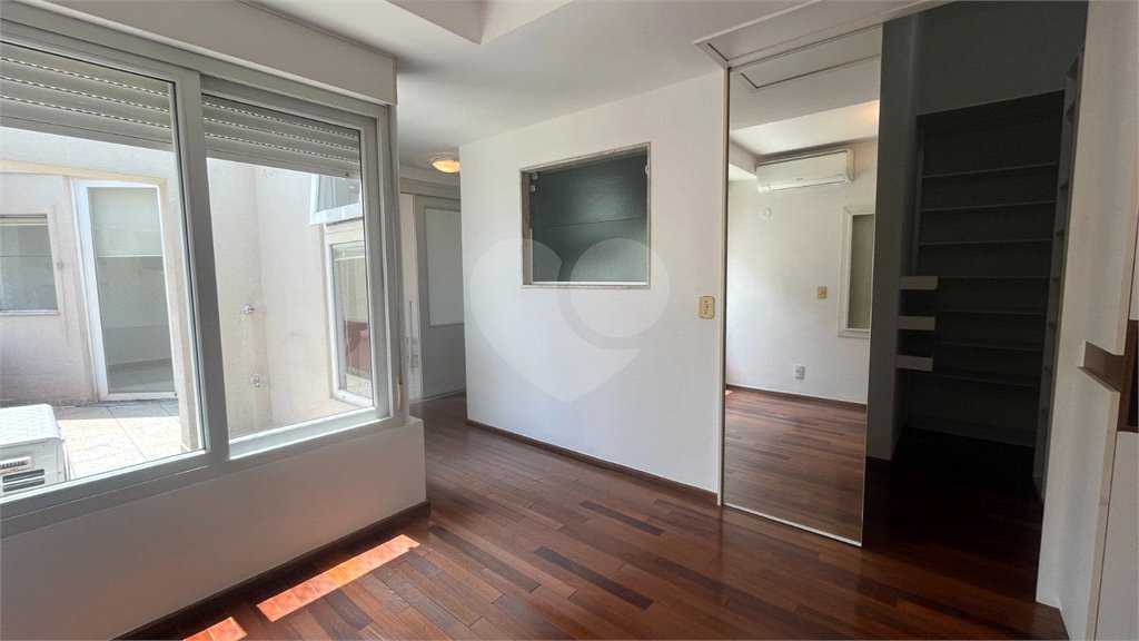Cobertura à venda com 3 quartos, sendo 2 suítes,  em Vila Ipojuca, São Paulo, SP