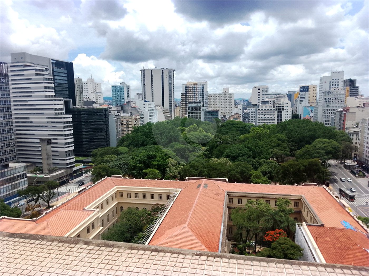 Apartamento à venda com 4 quartos, sendo 1 suíte, em República, São Paulo, SP