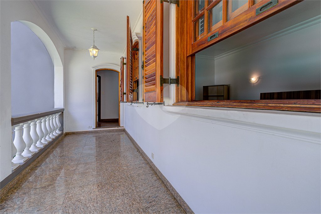 Casa à venda com 5 quartos, sendo 3 suítes, em Alto da Boa Vista, São Paulo, SP
