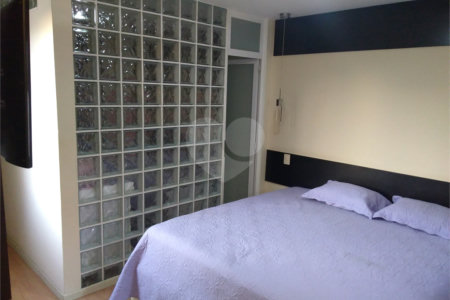 Casa à venda com 3 quartos, sendo 1 suíte,  no condomínio Conselheiro Ferraz, Rio de Janeiro - RJ