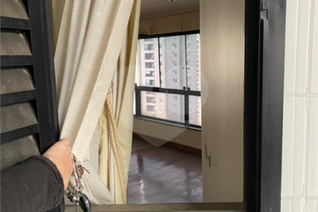 Apartamento à venda com 4 quartos, sendo 3 suítes, em Vila Suzana, São Paulo, SP
