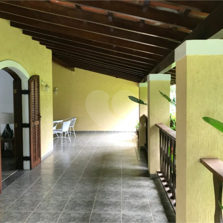 Casa à venda com 5 quartos, sendo 3 suítes, no condomínio Recanto das Flores, Indaiatuba - SP