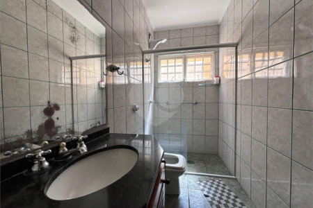 Casa à venda com 5 quartos, sendo 2 suítes,  em Jardim Maristela, Atibaia, SP