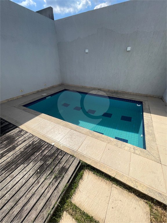 Casa à venda com 3 quartos, sendo 1 suíte, no condomínio Residencial Green Ville, Rio de Janeiro - RJ