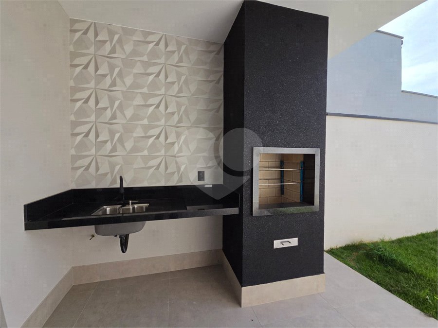 Casa à venda com 3 quartos, sendo 1 suíte, no condomínio Cerejeiras, Araçoiaba da Serra - SP