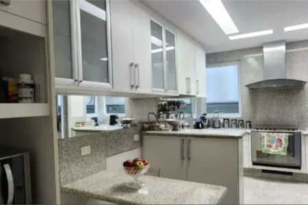 Casa à venda com 4 quartos, sendo 3 suítes, no condomínio Vila das Flores, São Paulo - SP