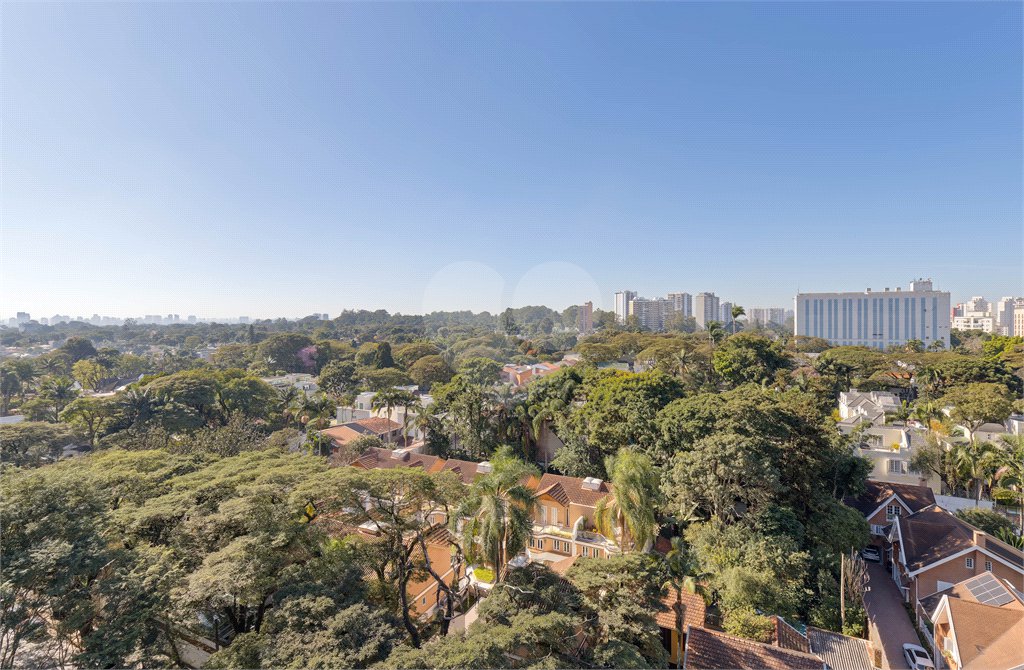 Cobertura à venda com 4 quartos, sendo 2 suítes,  em Alto da Boa Vista, São Paulo, SP
