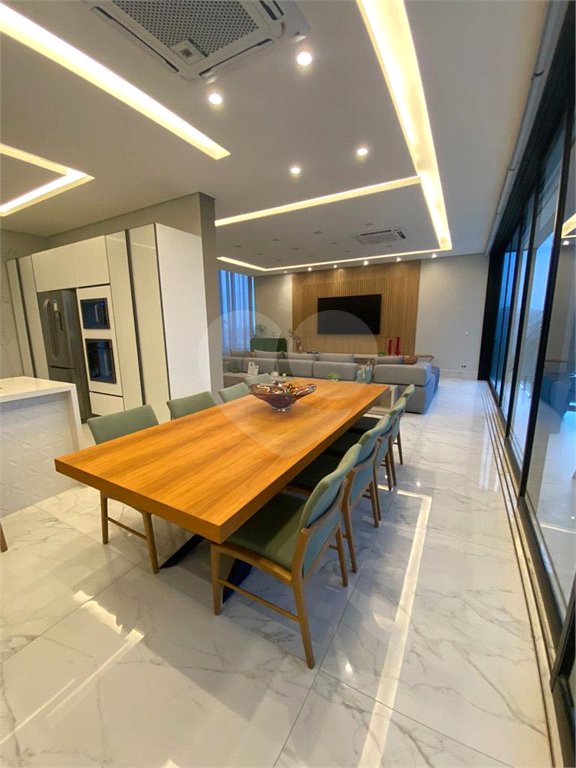 Casa à venda com 4 suítes no condomínio Genessis 2, Santana de Parnaíba - SP