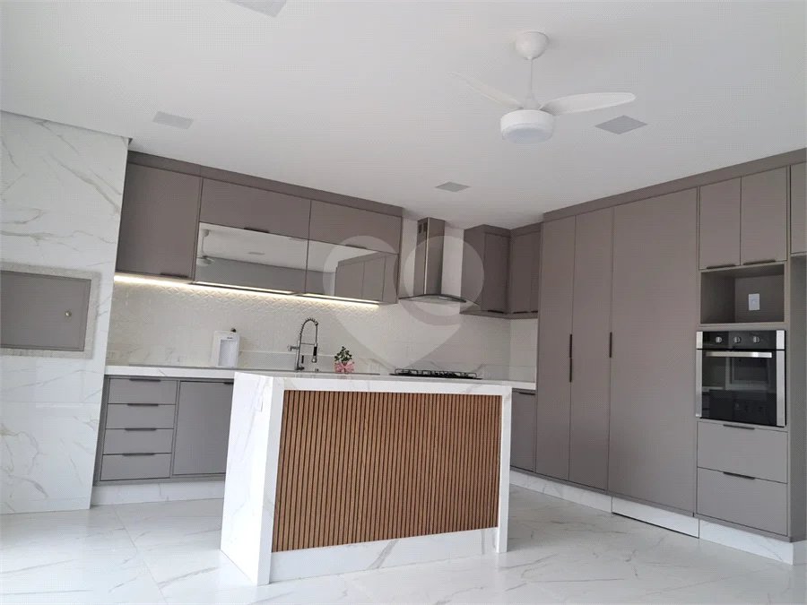 Casa à venda com 3 quartos, sendo 2 suítes,  no condomínio Brisas Jundiaí, Jundiaí - SP
