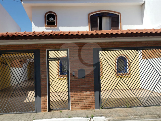 Sobrado à venda com 3 quartos, sendo 1 suíte,  em Tremembé, São Paulo, SP