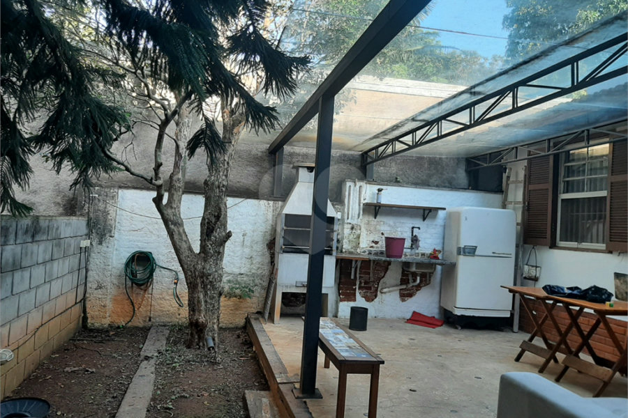 Casa Térrea à venda com 3 quartos em Horto Florestal, São Paulo, SP