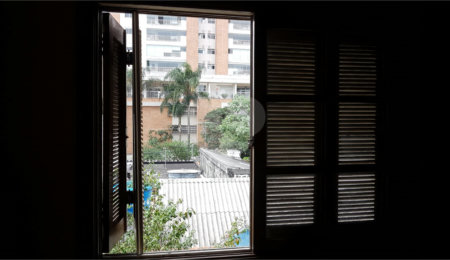 Sobrado à venda com 3 suítes em Vila Gumercindo, São Paulo, SP