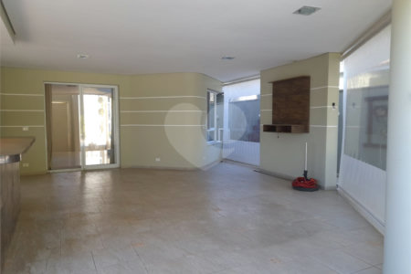 Casa à venda com 4 quartos, sendo 3 suítes, no condomínio Residencial Terras de Vinhedo, Vinhedo - SP