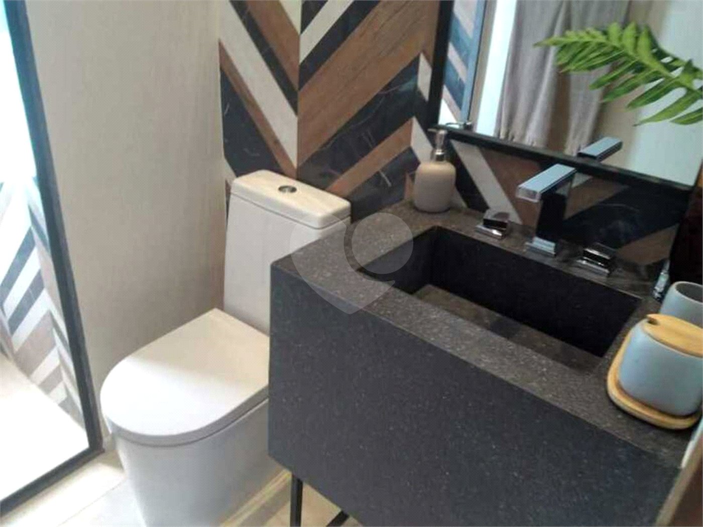 Apartamento à venda com 3 quartos, sendo 1 suíte,  em Jardim das Acácias, São Paulo, SP