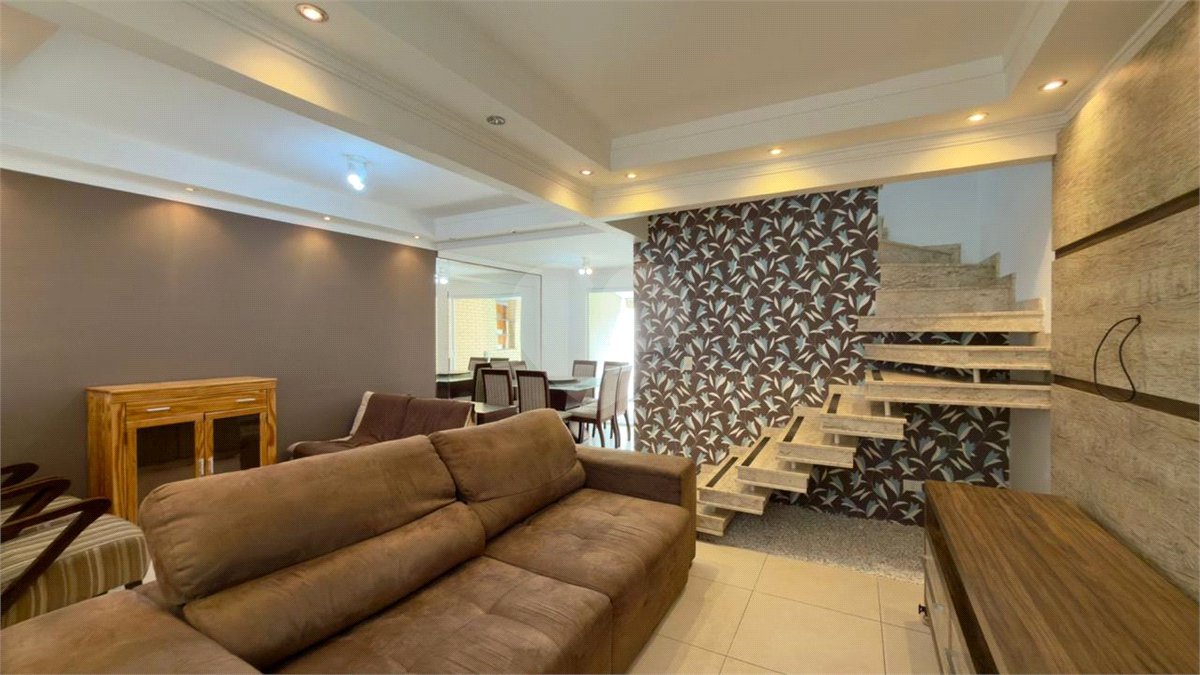 Casa à venda com 3 quartos, sendo 1 suíte, no condomínio Residencial Village Salermo, Sorocaba - SP